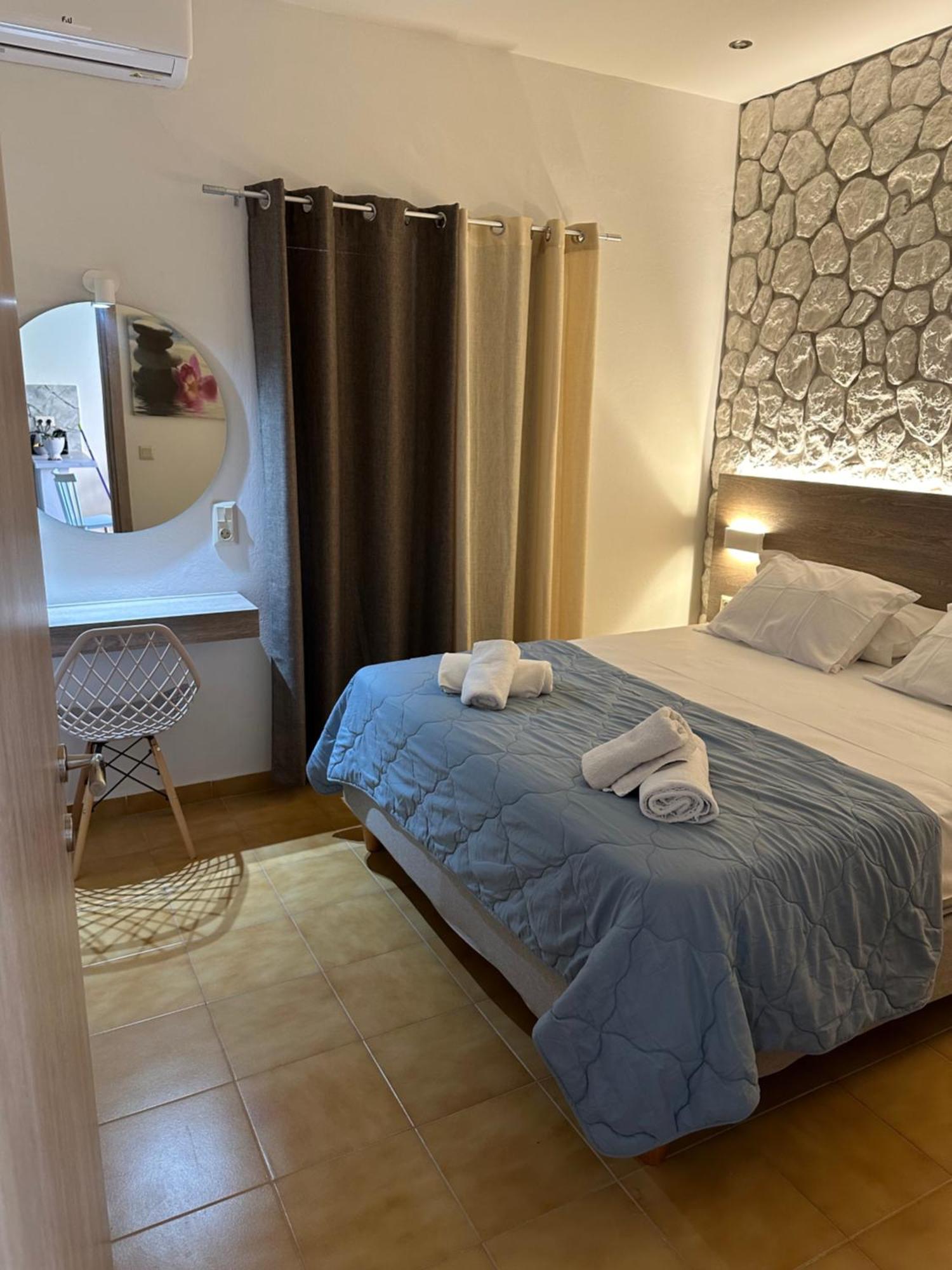 Vladimiros Apartments Barbati Exterior foto