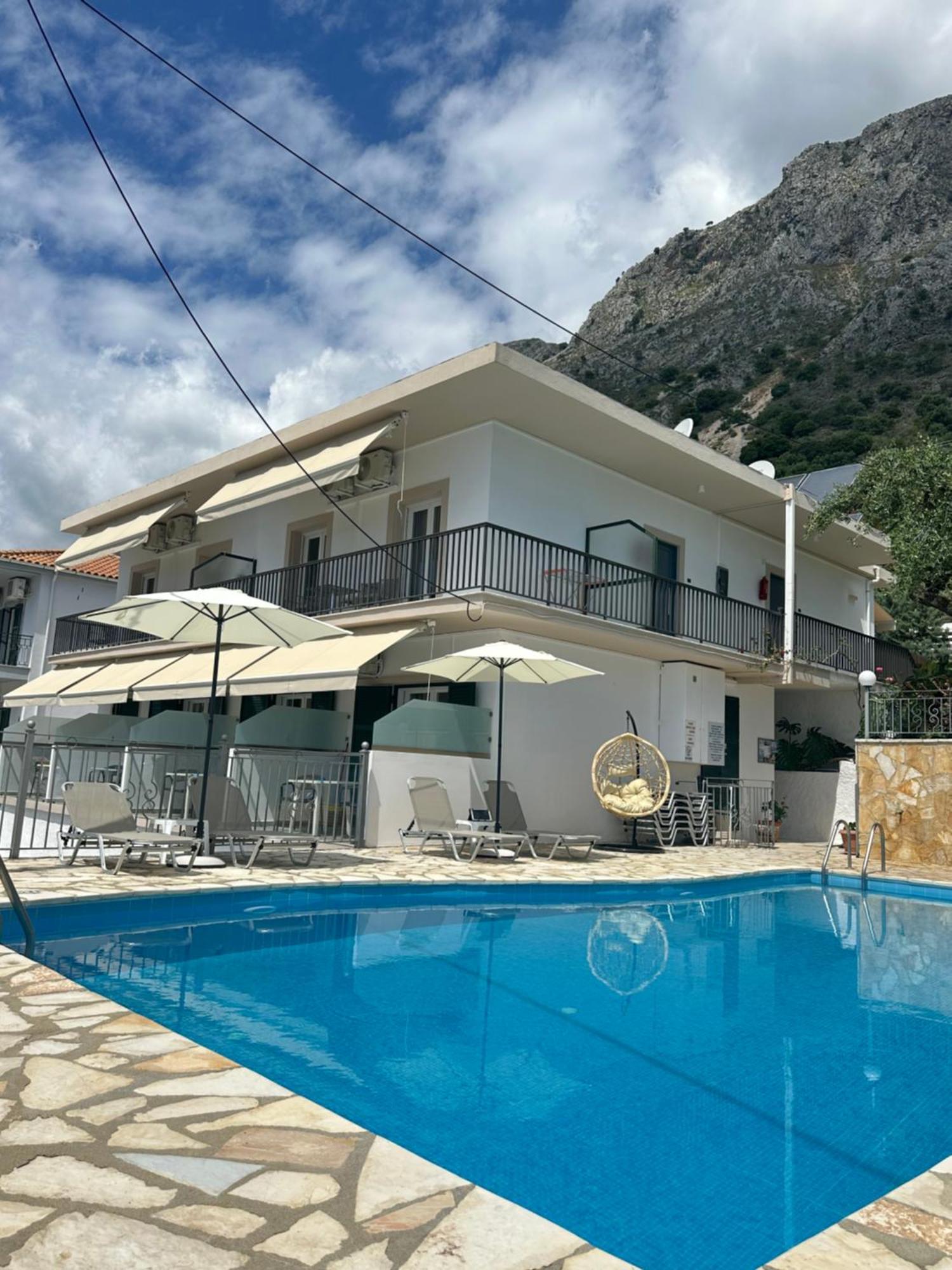 Vladimiros Apartments Barbati Exterior foto