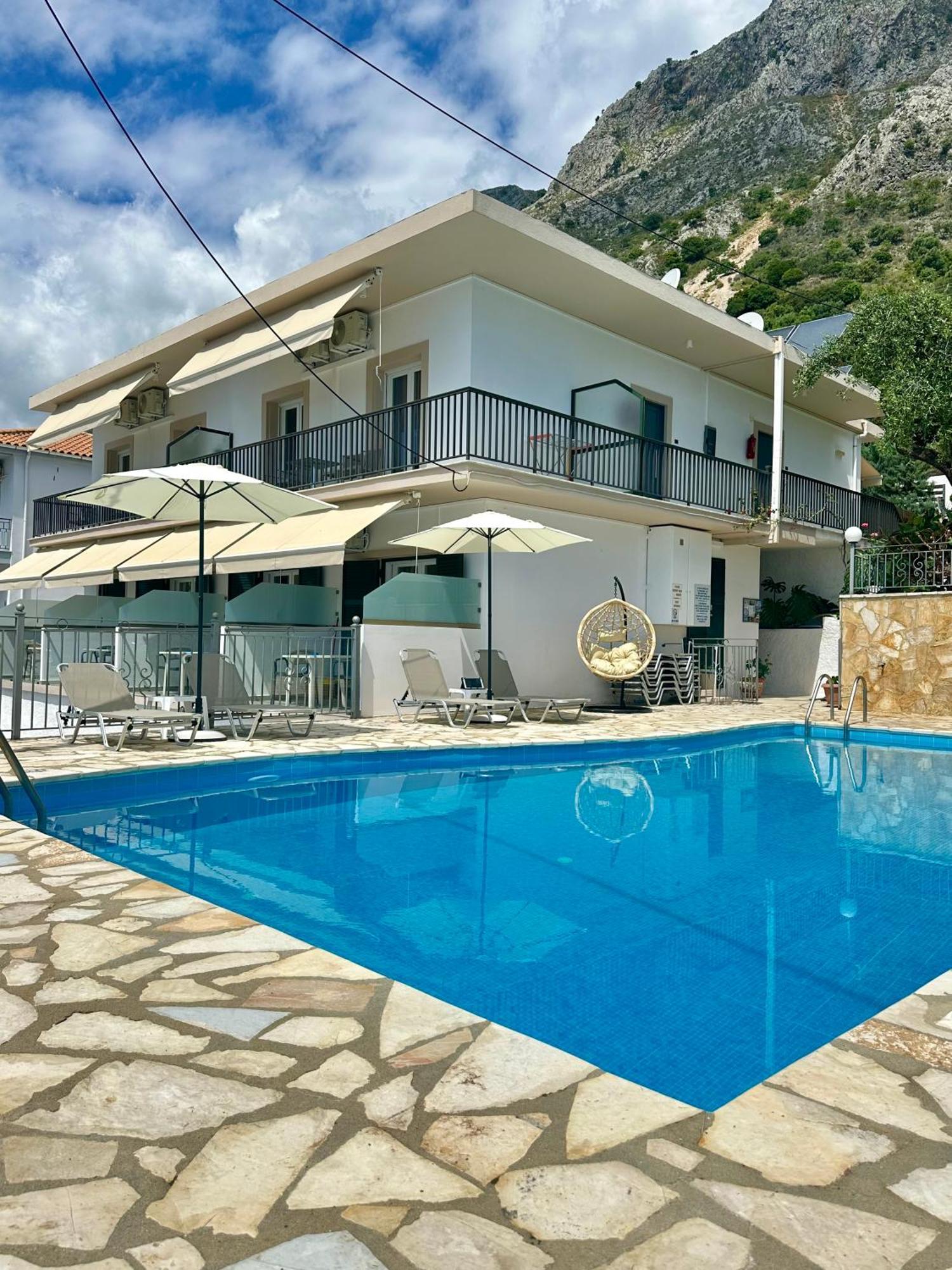 Vladimiros Apartments Barbati Exterior foto